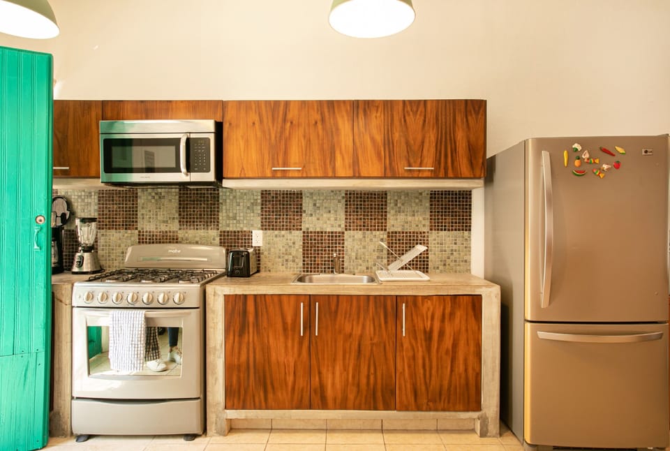 Department A: 1 bedroom king size bed | Private kitchen | Microwave, oven, coffee/tea maker, toaster