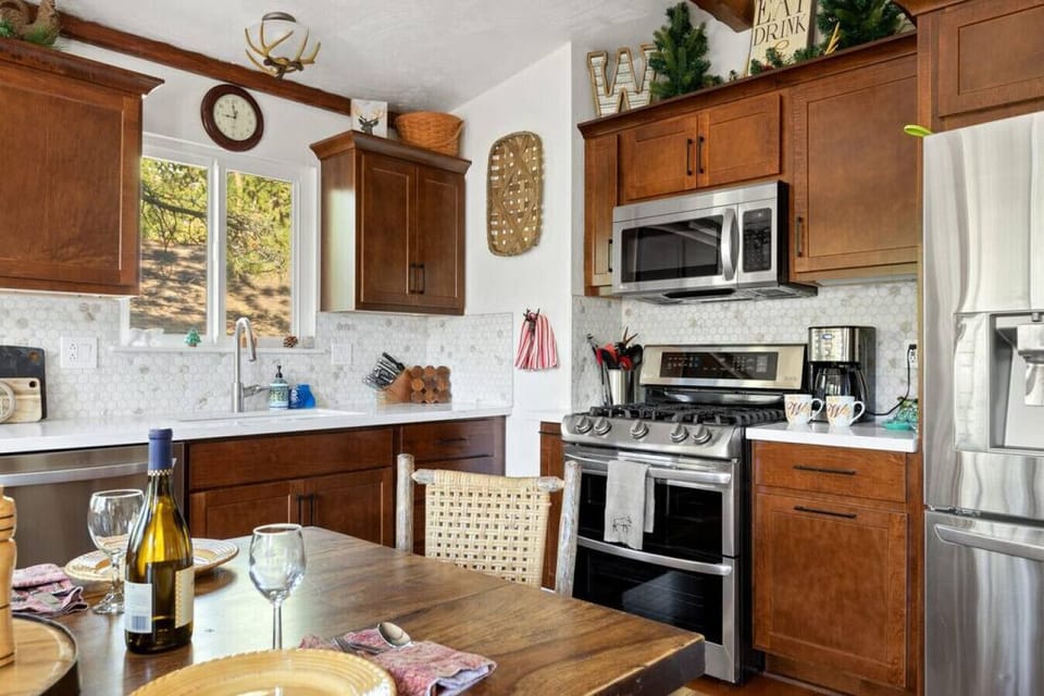 The kitchen has been equipped with all necessary cooking utensils for those of you who enjoy making special meals.