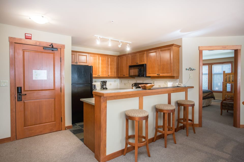 Furniture, Flooring, Hardwood, Kitchen Island, Indoors