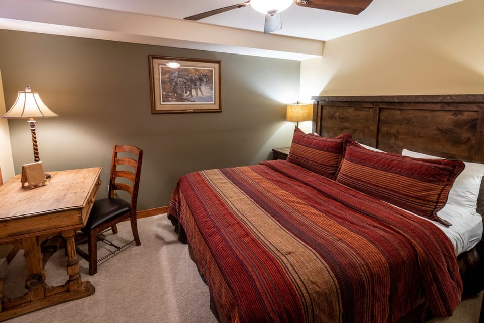 Bedroom, Room, Indoors, Furniture, Chair