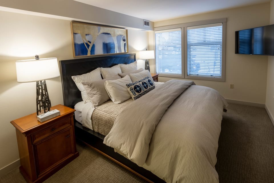 Bedroom, Room, Indoors, Home Decor, Furniture