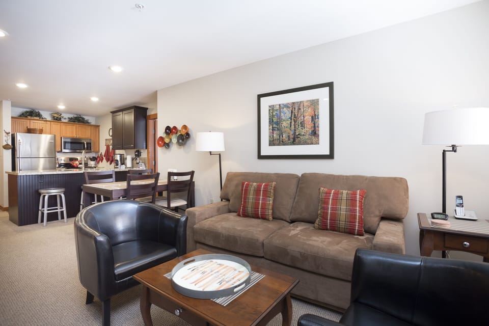Living Room, Room, Indoors, Furniture, Couch