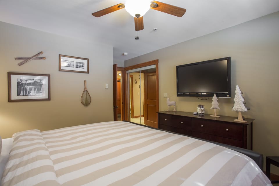 Indoors, Flooring, Furniture, Bedroom, Room