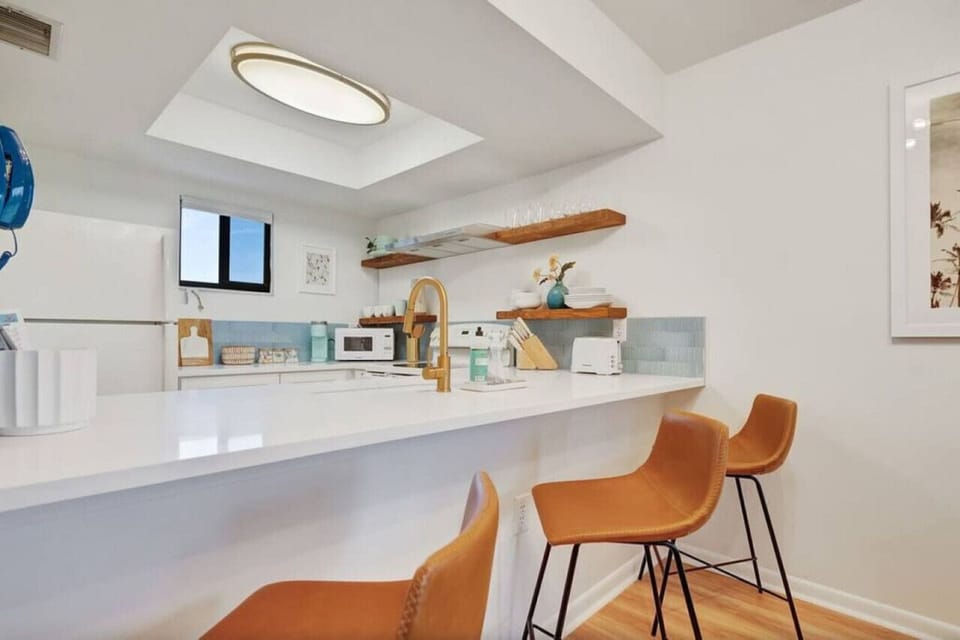 Start Your Day Right: Gather and Enjoy Breakfast at Our Cozy Breakfast Bar