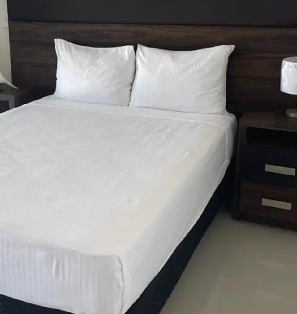 Comfort Condo | Free WiFi, bed sheets