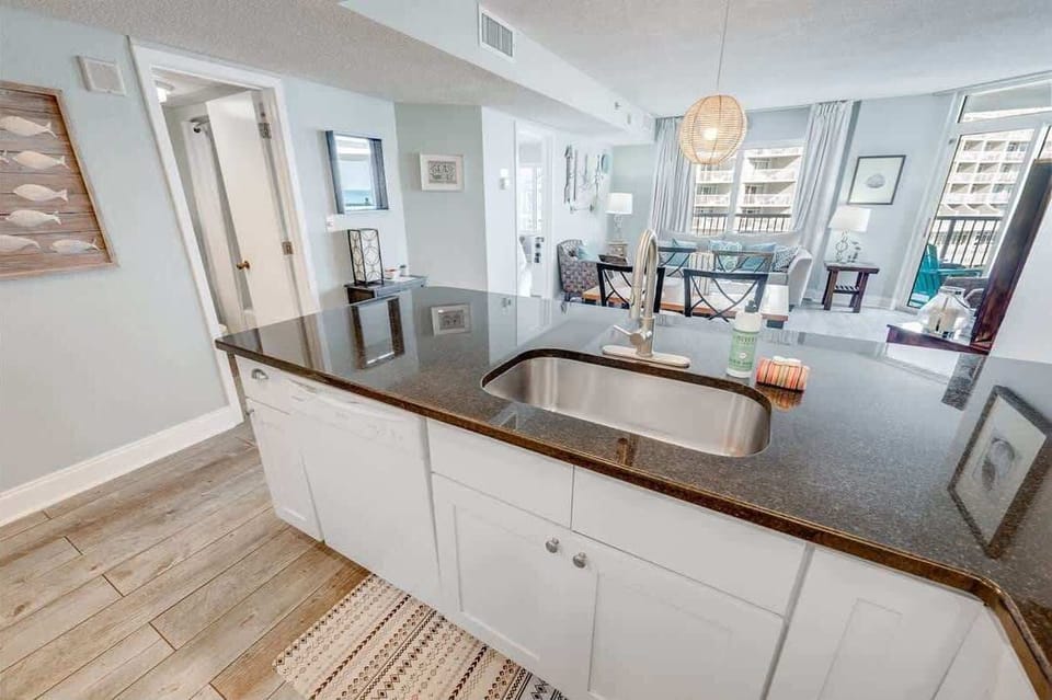 Large Kitchen Area