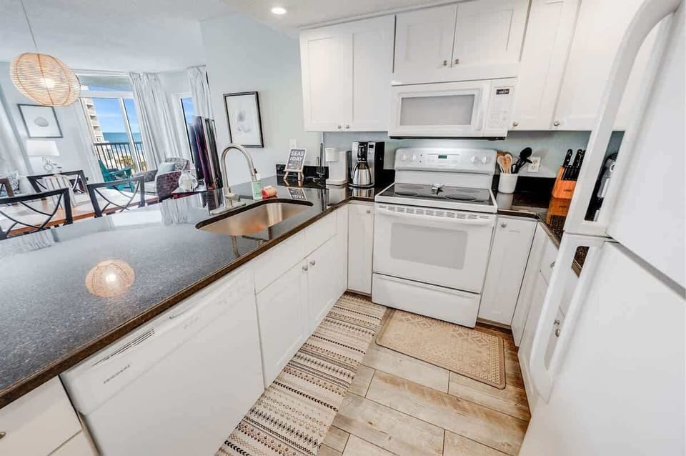 Large Kitchen Area