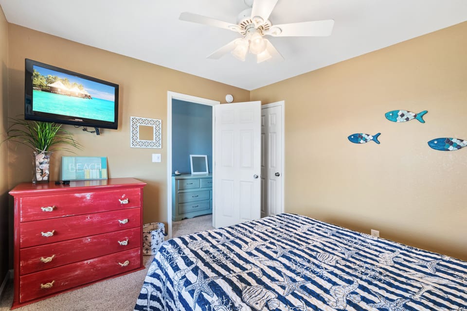 Queen Bedroom