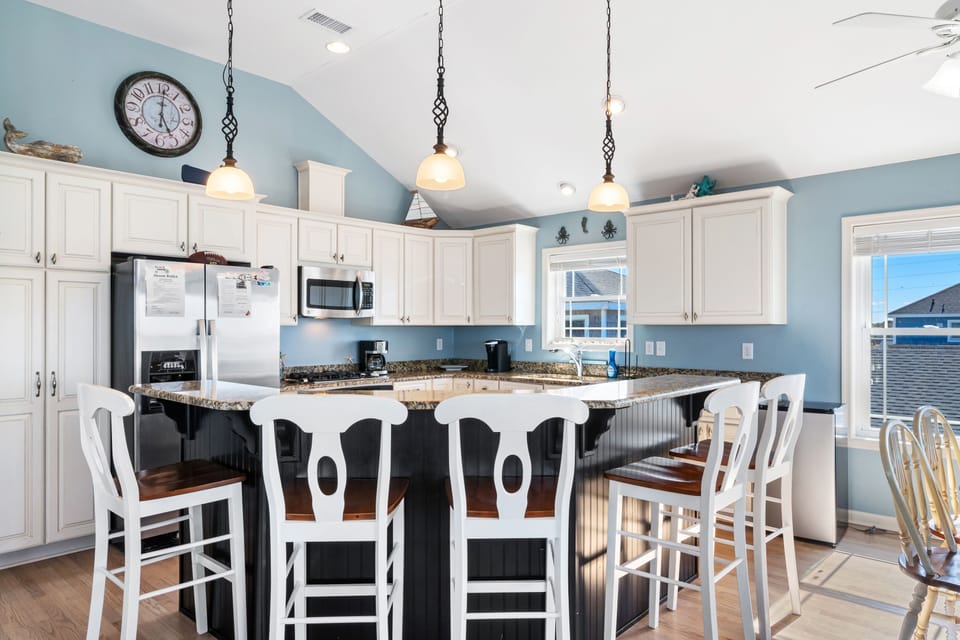 Kitchen / Bar seating