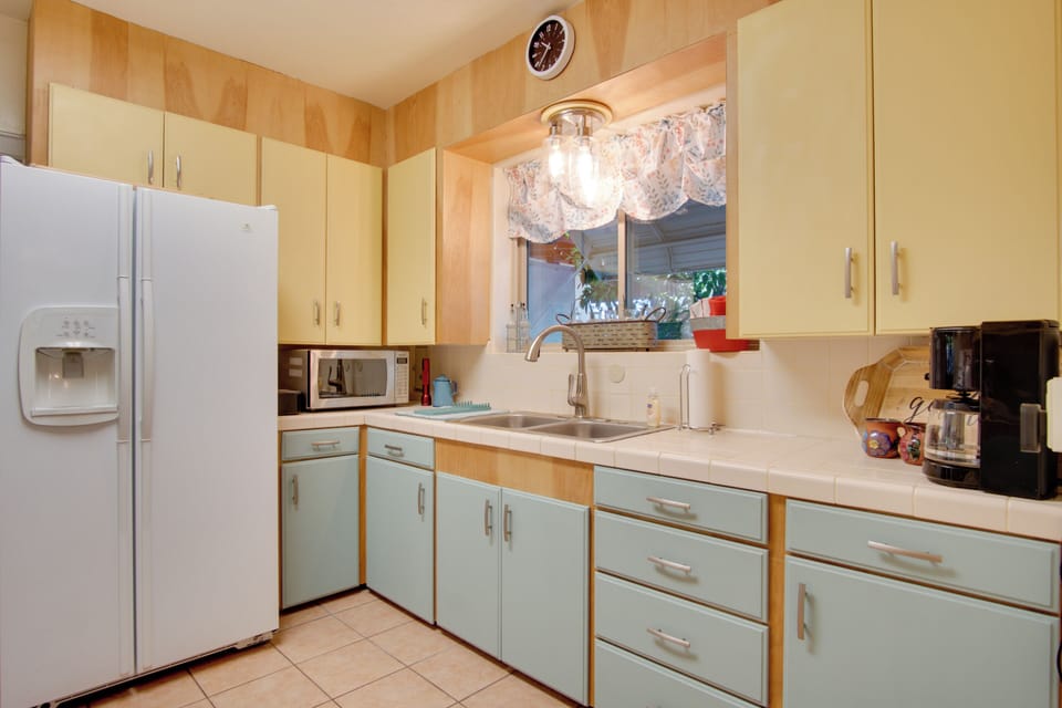 Kitchen | Drip Coffee Maker | Toaster | Blender