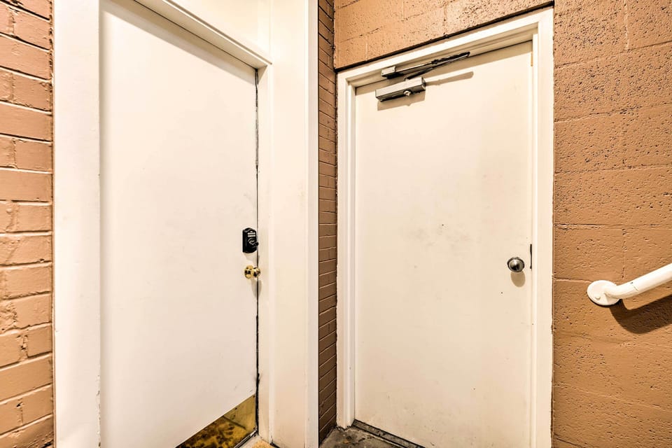 Front Entrance | Keyless Entry