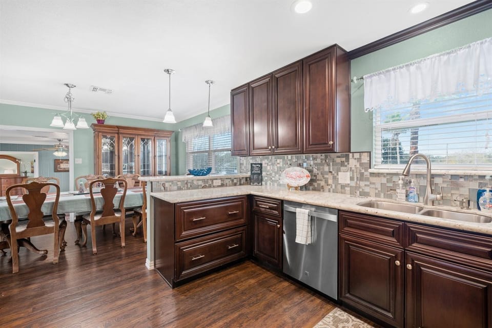 House (4 Bedrooms) | Property amenity