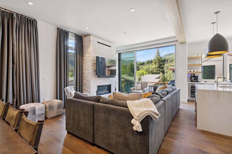 riverfronttownhome-14-5240_54655897398_o