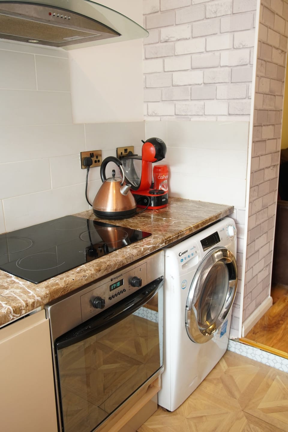 House | Private kitchen | Fridge, microwave, oven, stovetop