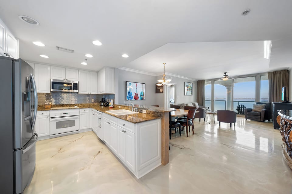 Classic Condo, 2 Bedrooms, Balcony | Private kitchen | Fridge, microwave, oven, stovetop
