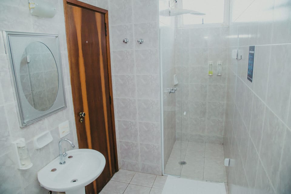Superior Quadruple Room | Bathroom | Towels, soap, toilet paper