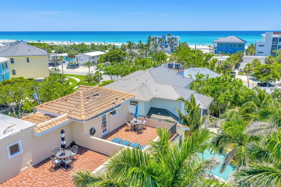 Rooftop deck just a 1-minute walk to the best beaches in the country.