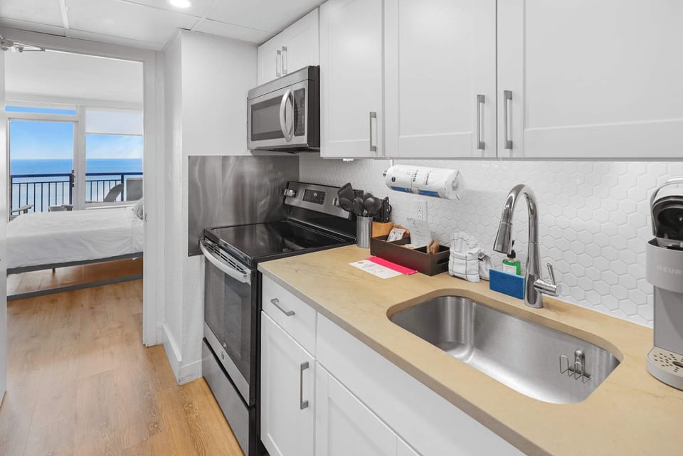 Save time & money by utilizing the fully equipped kitchen to make your own breakfast - leaving even more time to hit the beach!
