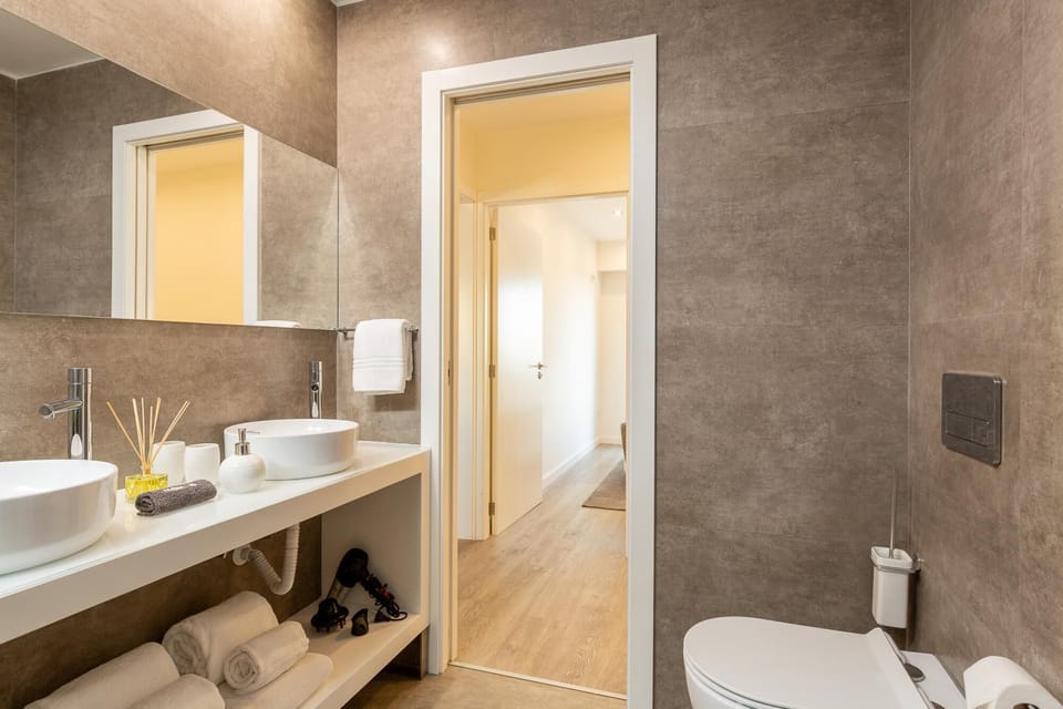 RA - Santa Catarina in Oporto Apartment in Porto