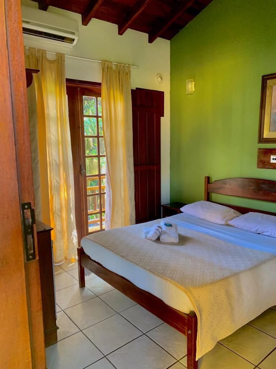 Standard Double Room, 1 Double Bed, Mountain View | Bed sheets