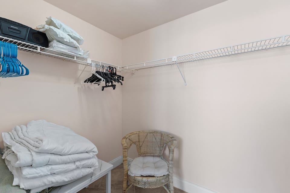 King Bedroom Ensuite Walkin Closet