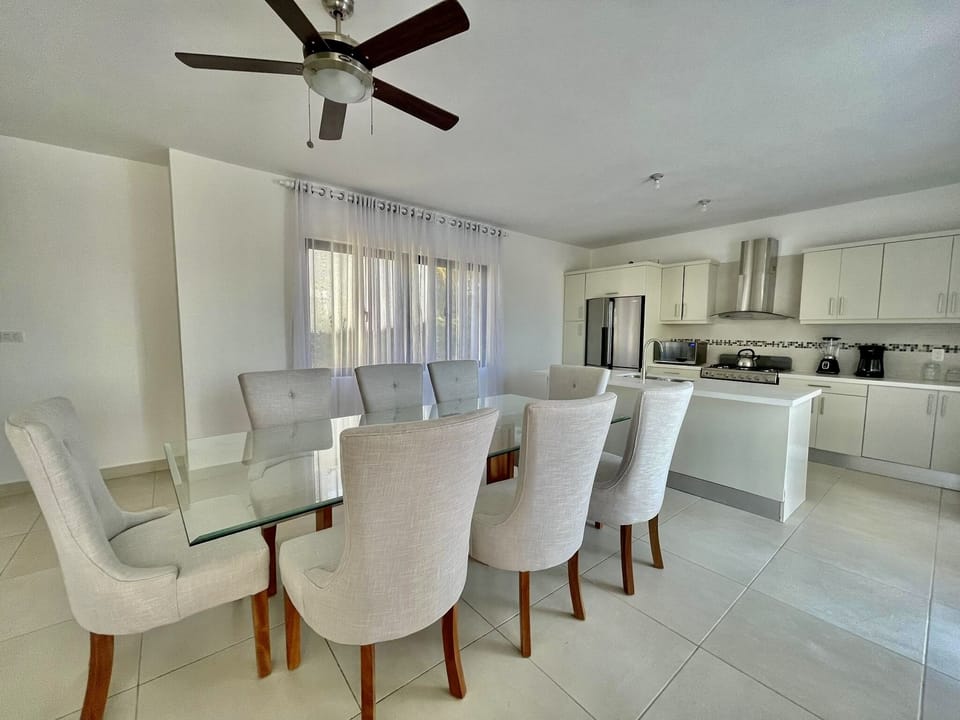 ✨ CASA COCO-MODERNO✨Superior 4 Master @ Casa Linda