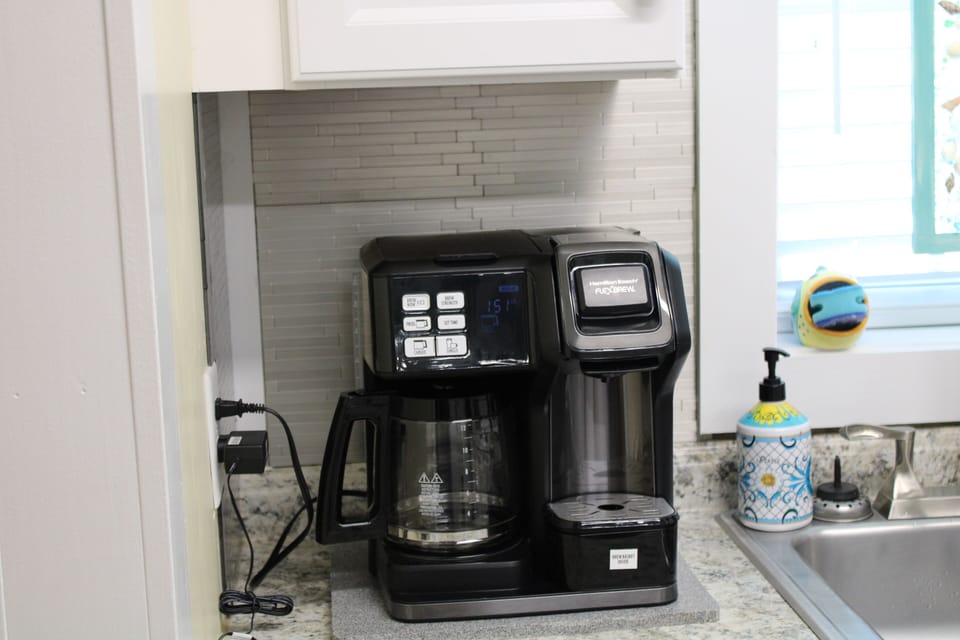 Dual coffee pot 