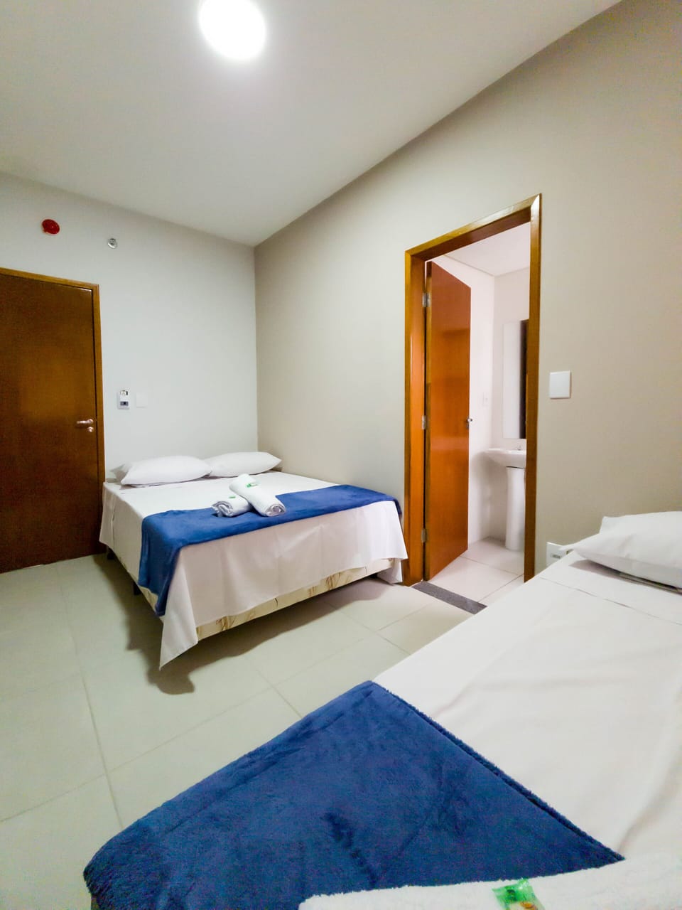 Hypo-allergenic bedding, free WiFi
