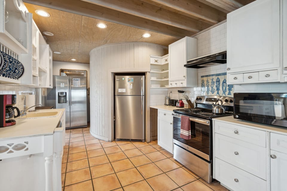 Fully Stocked Kitchen