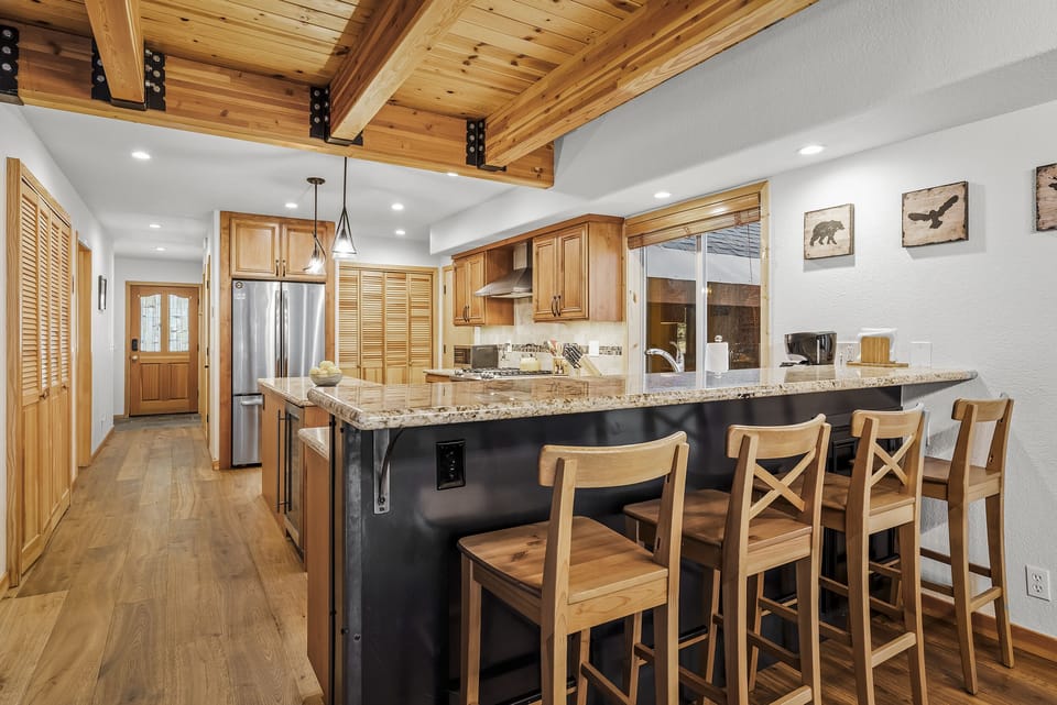 Kitchen Bar Area:  Quittin' Time Chalet