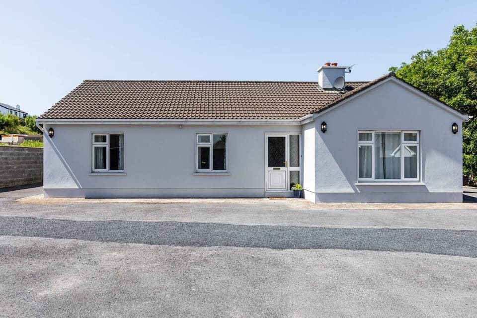 External photo of An Rua holiday home in Lahinch Co. Clare 