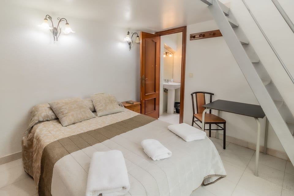 Double or Twin Room | Desk, free WiFi, bed sheets