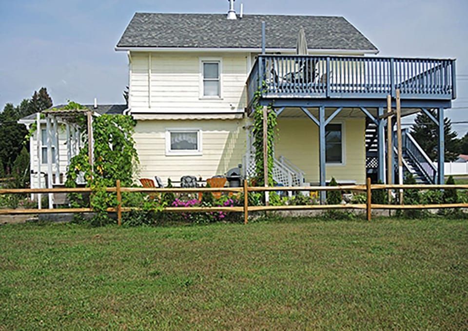 Goose Pond 2 - 2nd floor deck
