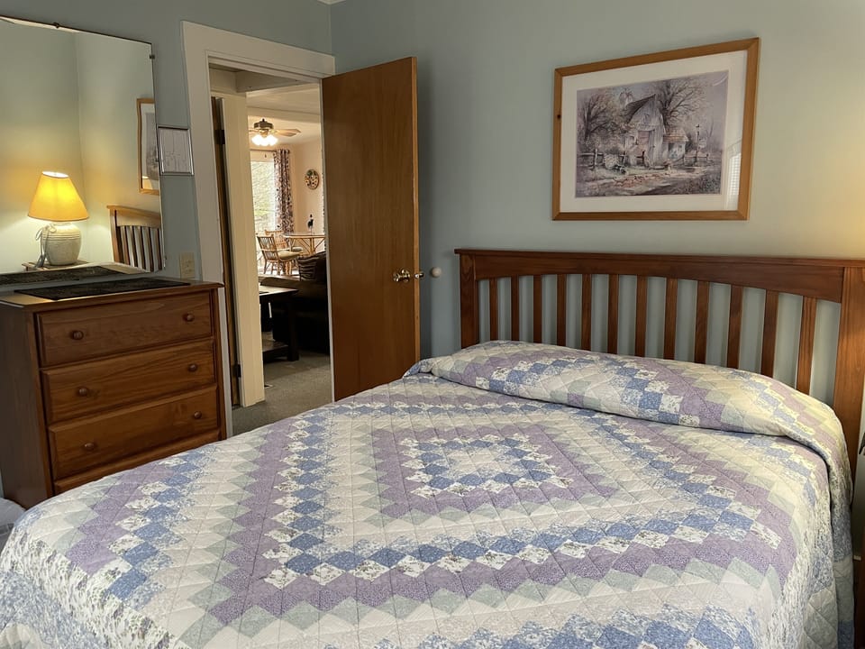 Queen bedroom