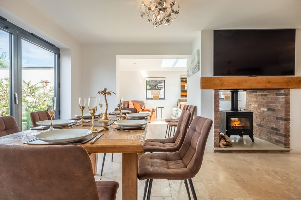 Ground floor: Dining area