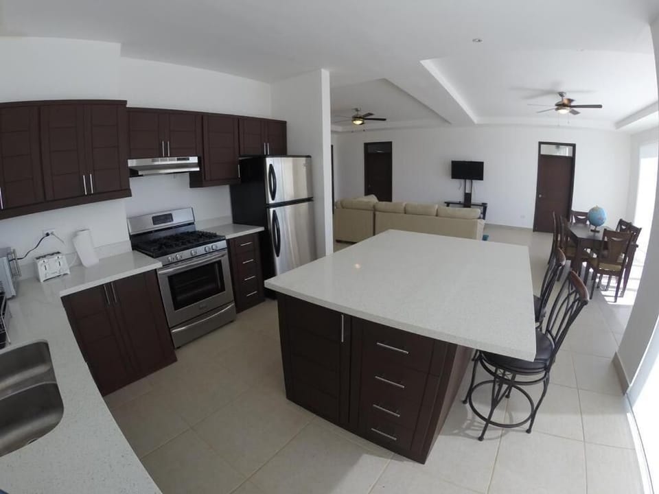 Full kitchen