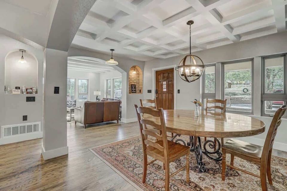 The airy and spacious open-concept area of our home is designed to enhance your comfort and enjoyment.