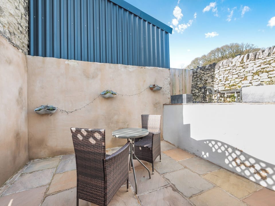 Sitting-out-area | Highstool View, Chelmorton