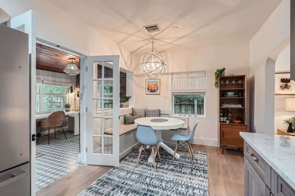 DiningRoom