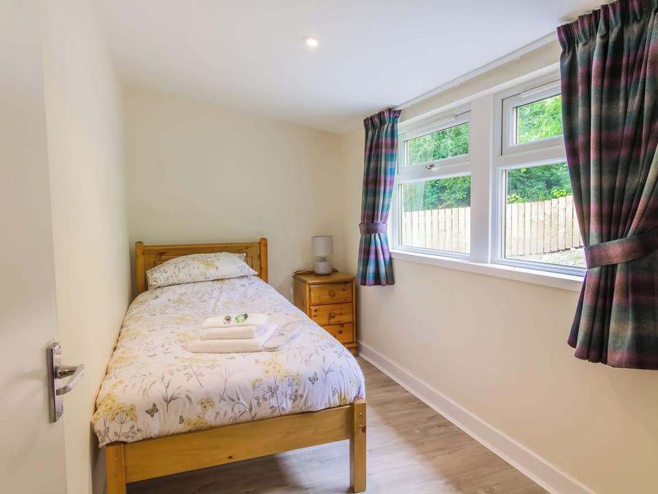 Single bedroom | Dalnaglar Cottage - Dalnaglar Castle and Cottages, Glenshee, Cairngorms