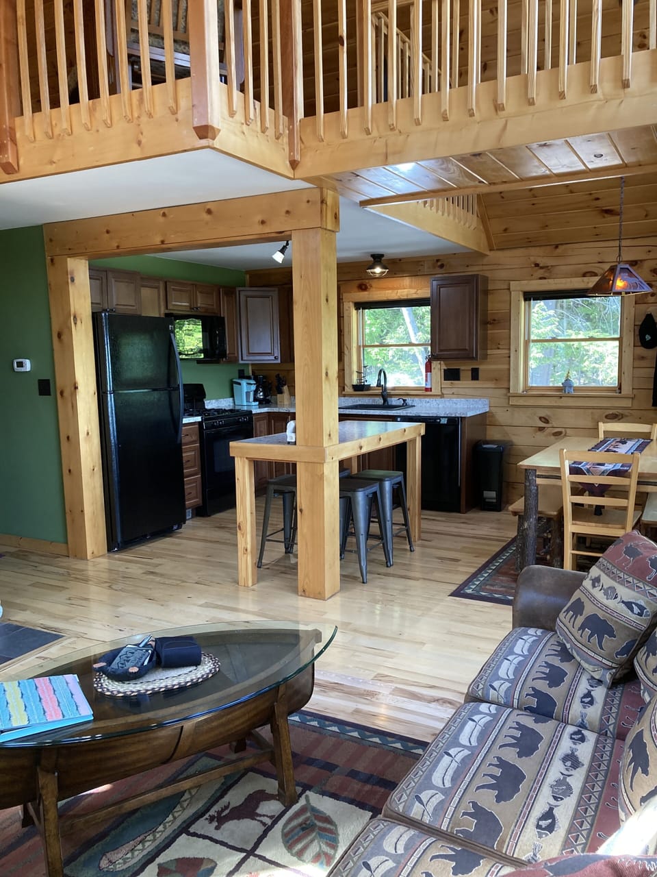 Open floor plan between living room and kitchen 