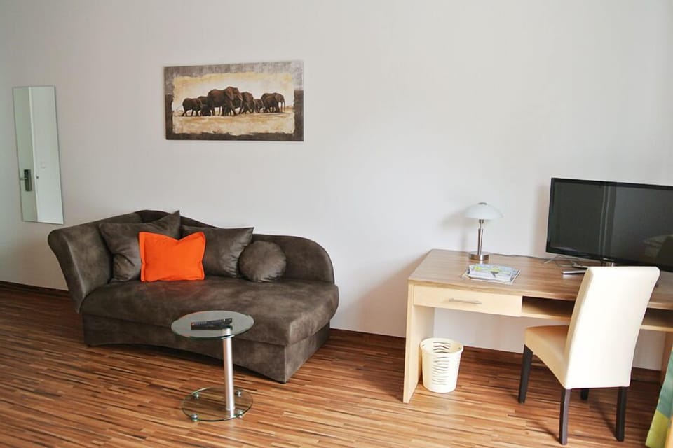 32-inch flat-screen TV with cable channels, TV