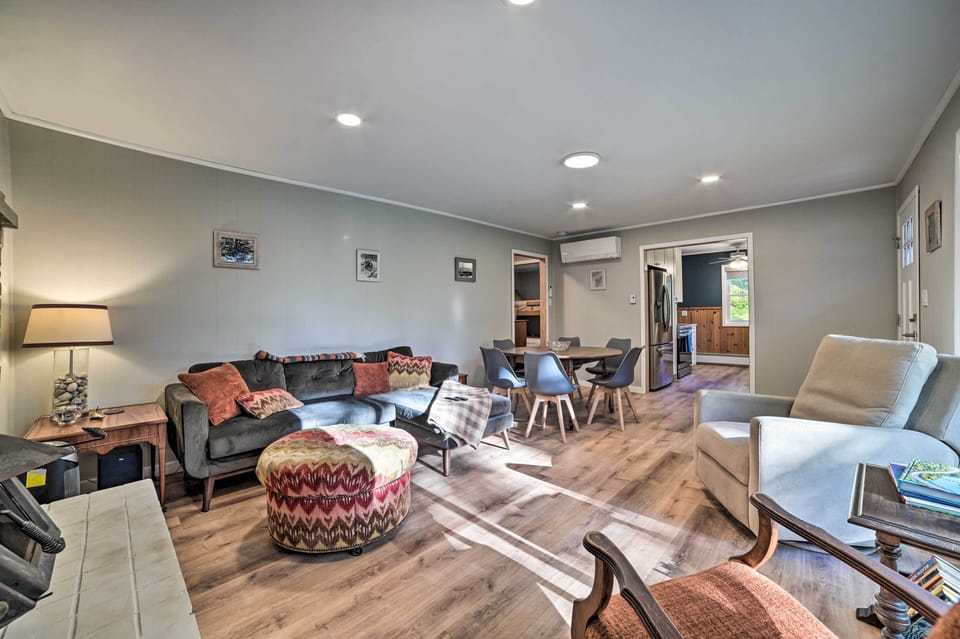 Living Room | Smart TV