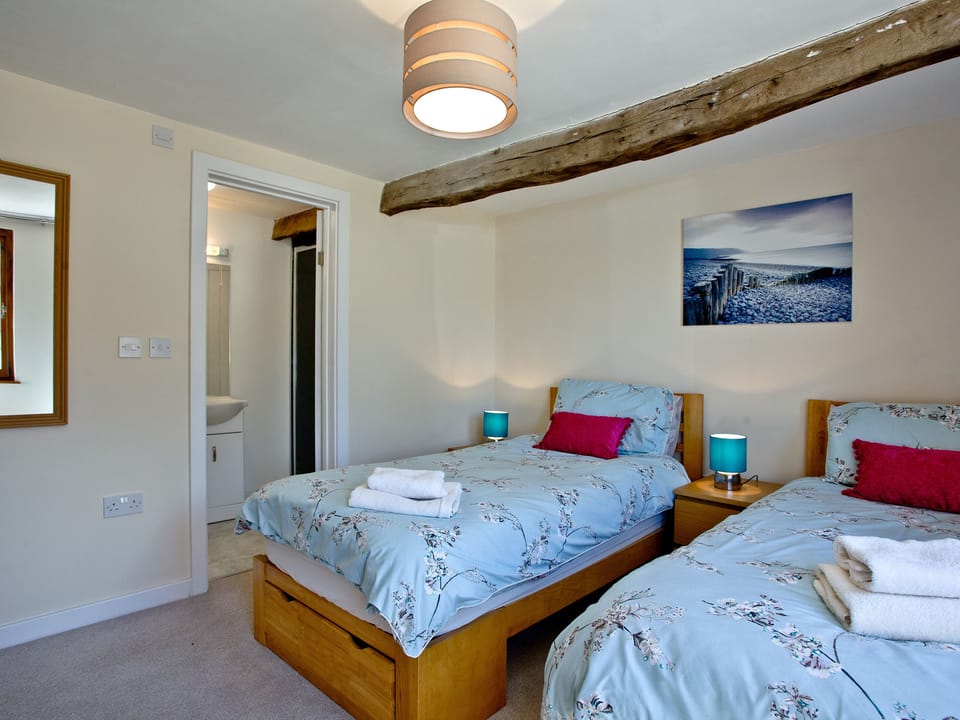 Twin bedroom | Bluetit Cottage, Umberleigh