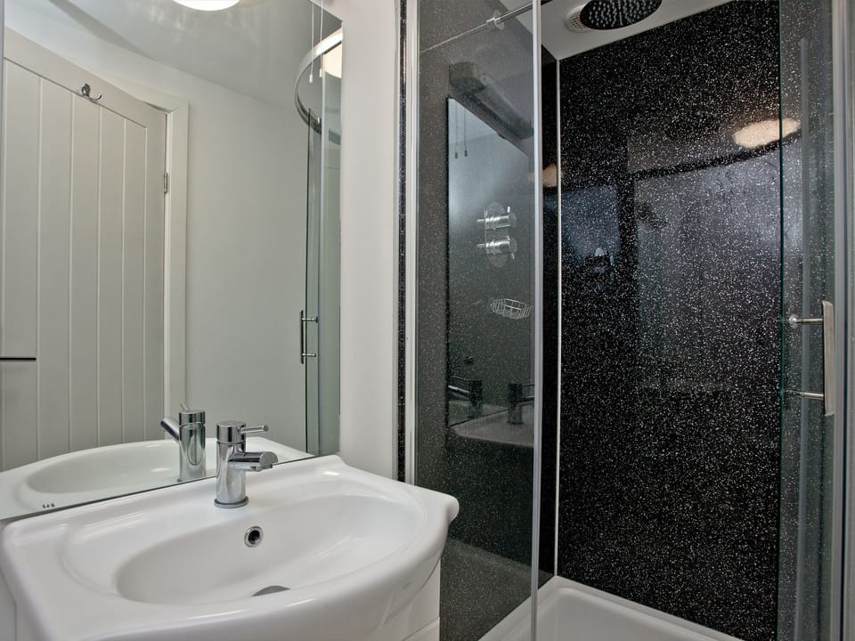 En-suite | Blackbird Cottage, Umberleigh