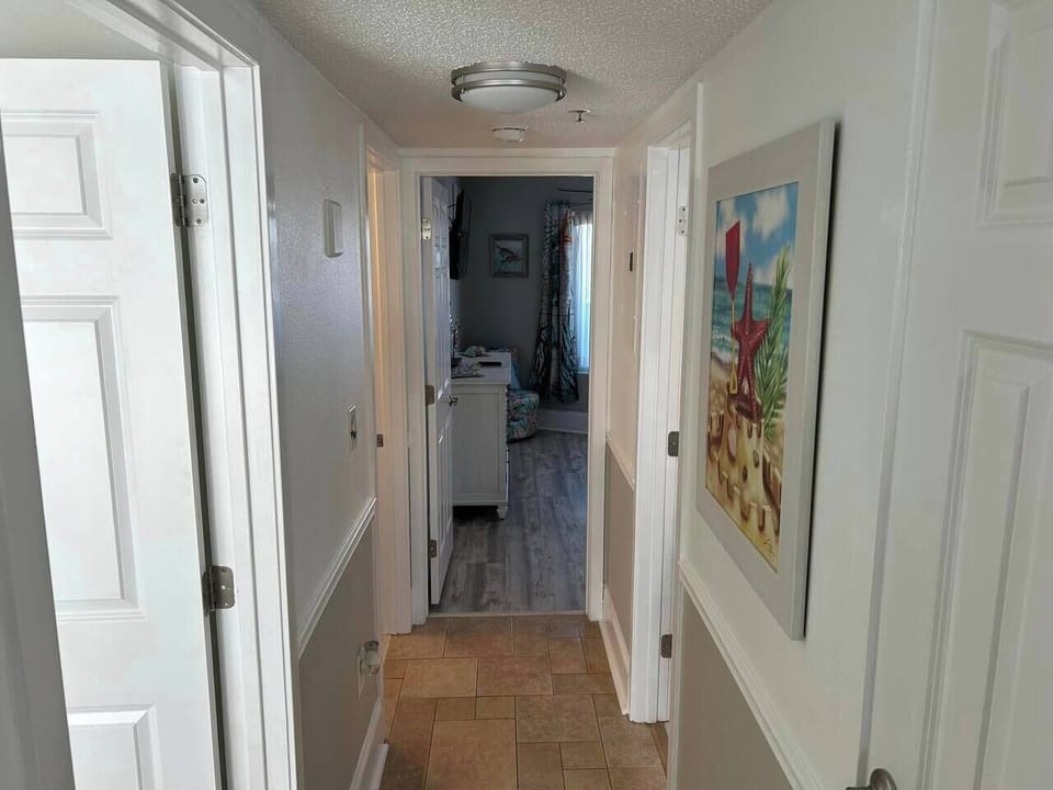 Hallway to bedrooms