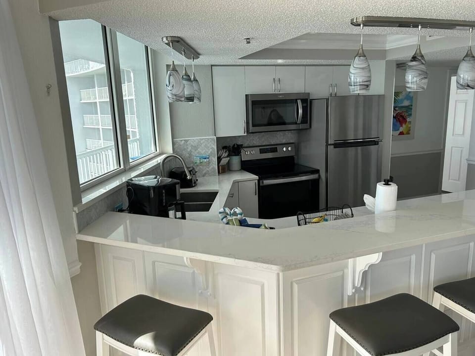 Full kitchen