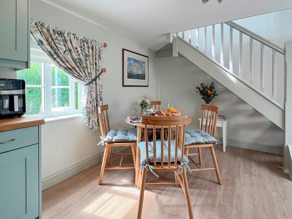 Open plan living space | The Boathouse - The Quay, Waldringfield