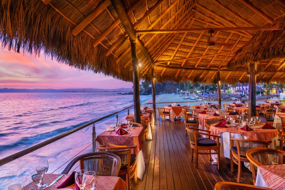 5 restaurants; breakfast, lunch, and dinner served