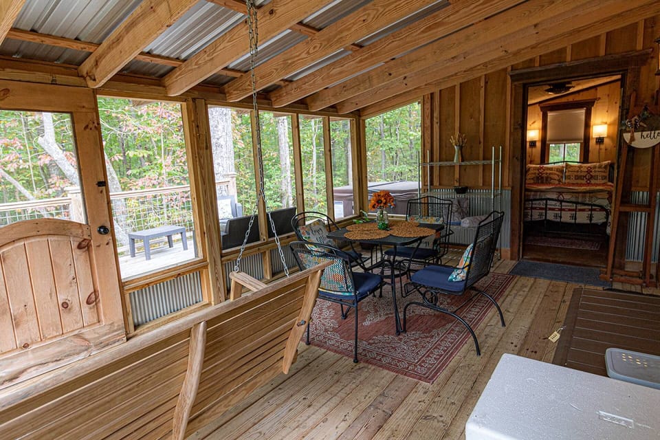 Porch area with seating